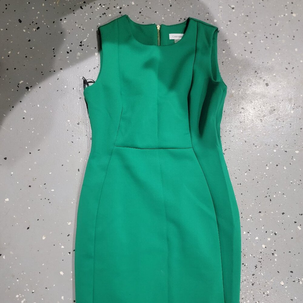 CALVIN KLEIN SCUBA SLEEVELESS SHEATH DRESS, Great office Dress or professional n